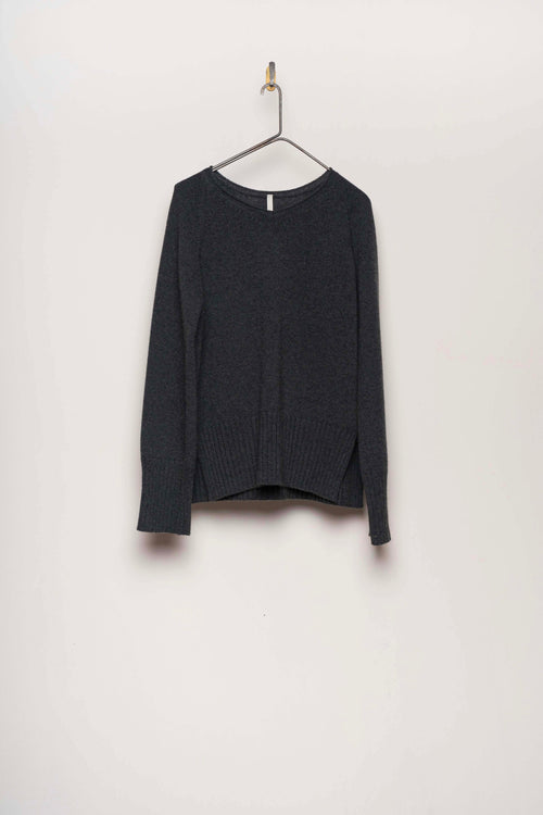 #2613 - v neck pullover
