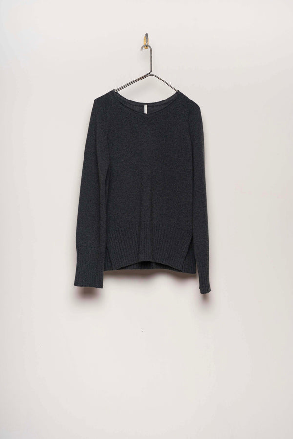 #2613 - v neck pullover