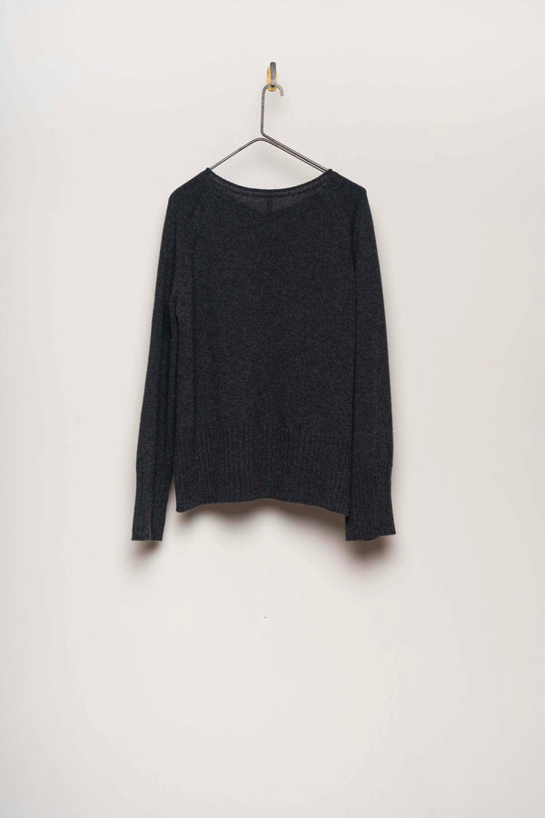 #2613 - v neck pullover