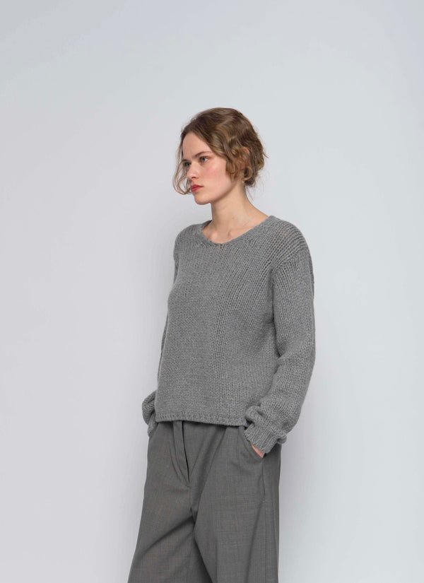#2615 - v neck pullover