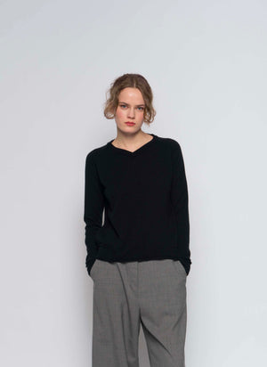 #2645 - v neck pullover