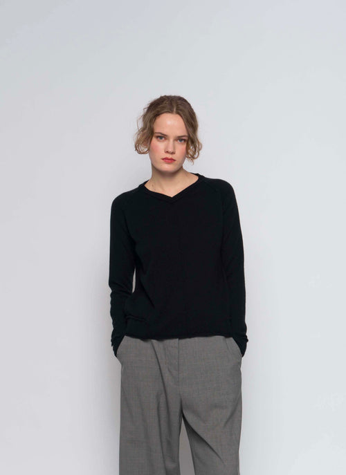 #2645 - v neck pullover