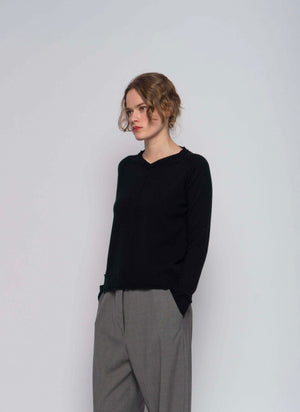 #2645 - v neck pullover