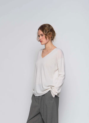 #2646 - v neck pullover
