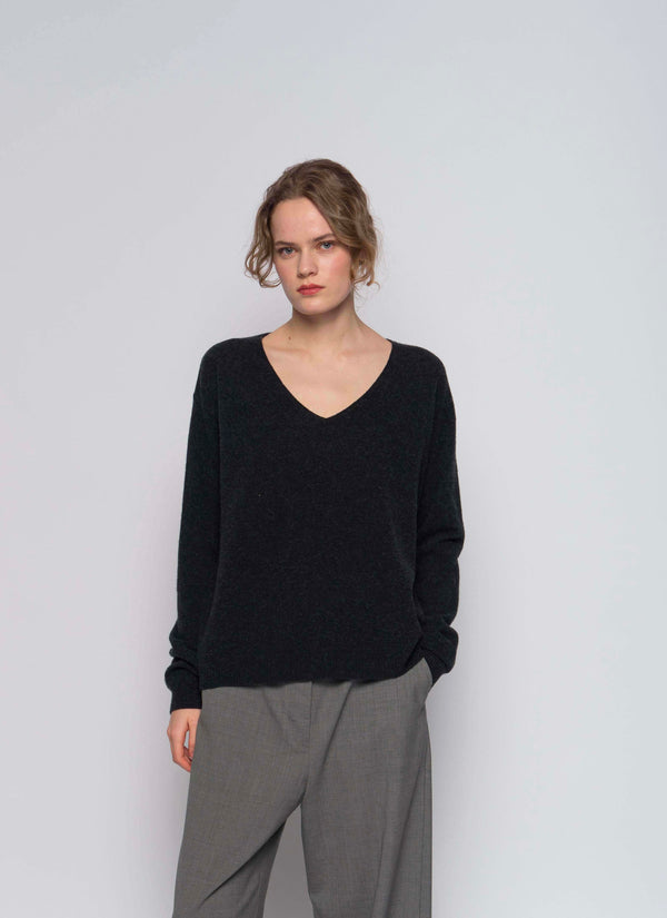 #2674 - v neck pullover