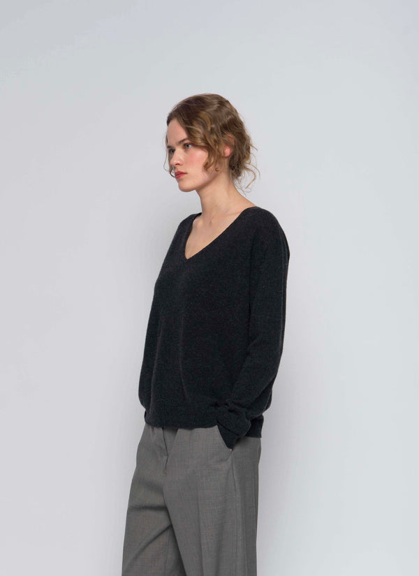 #2674 - v neck pullover