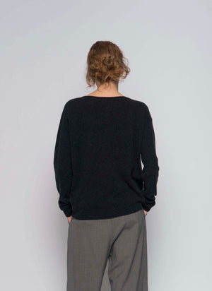#2674 - v neck pullover