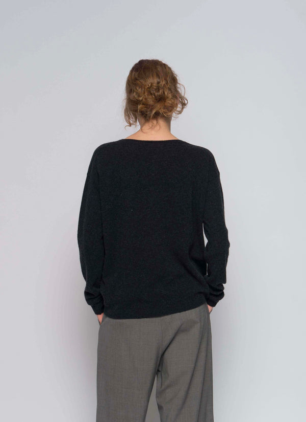 #2674 - v neck pullover