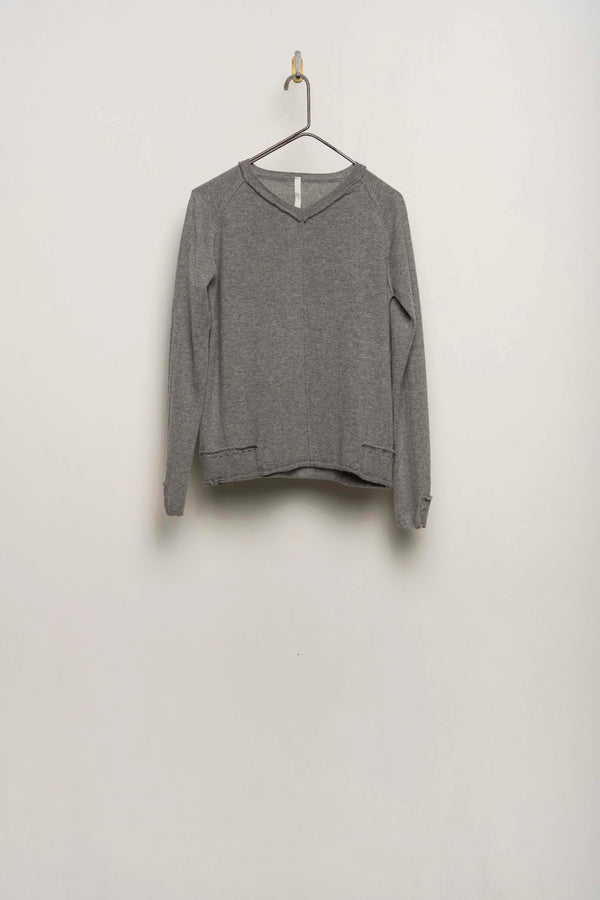 #2645 - v neck pullover