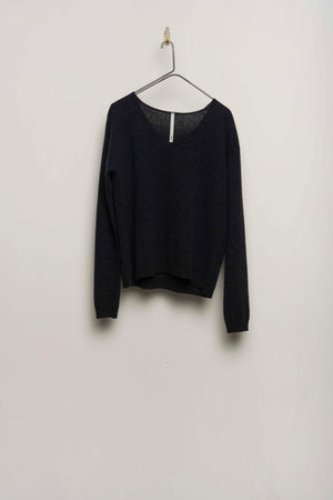 #2674 - v neck pullover