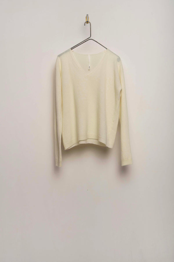 #2674 - v neck pullover