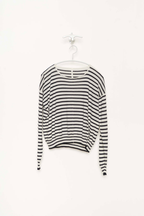 #2716 - pullover with pockets