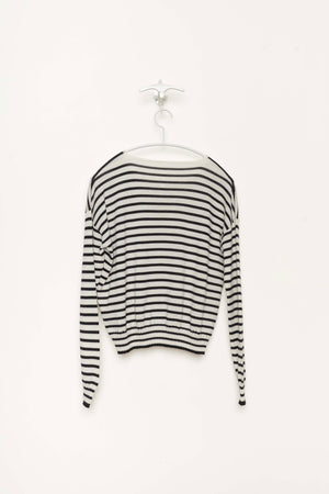 #2716 - pullover with pockets