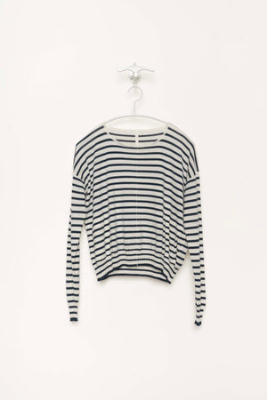 #2716 - pullover with pockets