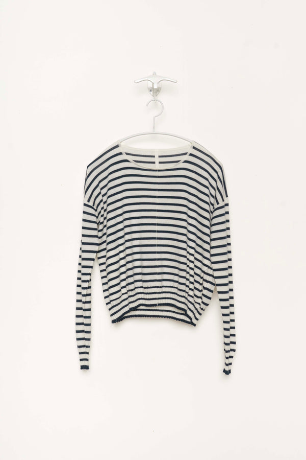 #2716 - pullover with pockets