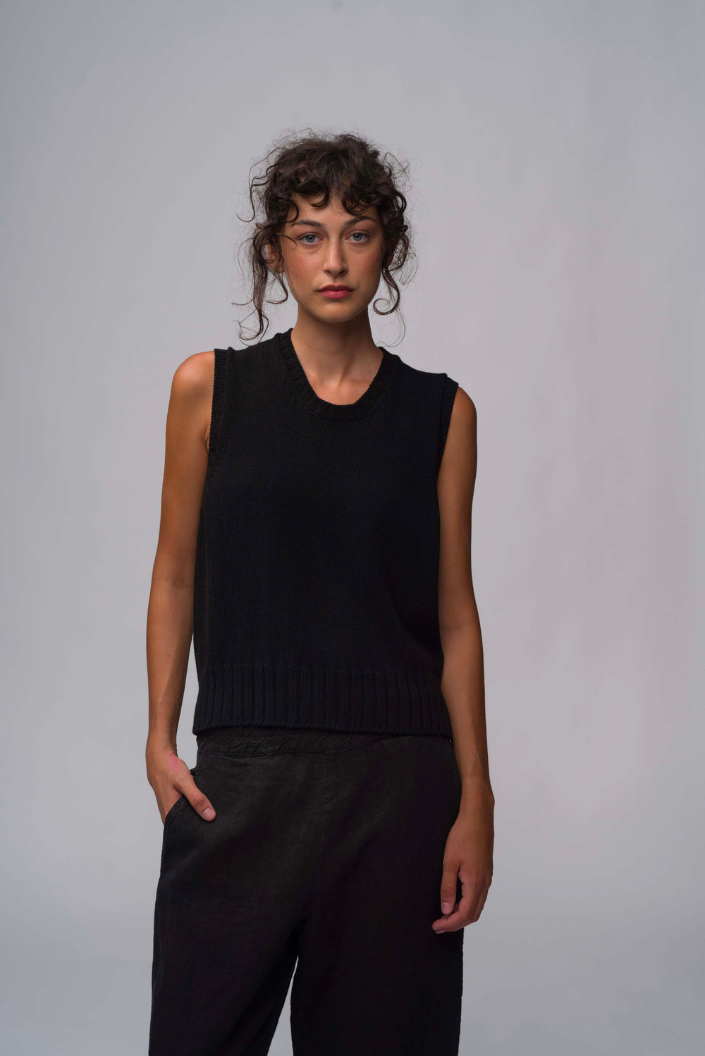 27403 - vest
