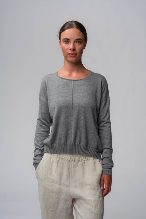 #2711 - pullover with pockets
