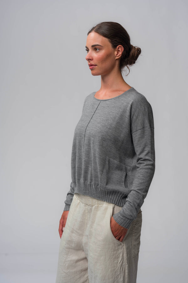 #2711 - pullover with pockets